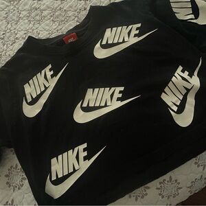 Nike Crop Top